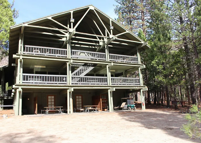 Cedar Grove Lodge